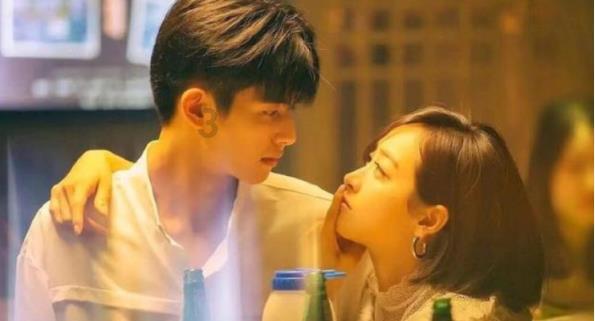 强捧遭天谴!闫妮无底线推女儿“上位”,终于遭到反噬了